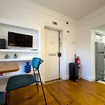 Olarias 2 Bedroom Perfect To Share Near The Castle Апартаменти *