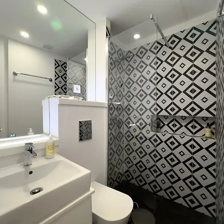 Olarias 2 Bedroom Perfect To Share Near The Castle 아파트