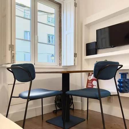 Olarias 2 Bedroom Perfect To Share Near The Castle 아파트 *