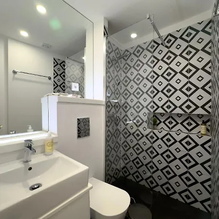 Olarias 2 Bedroom Perfect To Share Near The Castle Lisbon